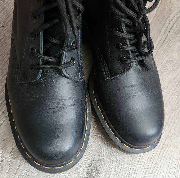 Dr. Martens Lace Up 1460 Leather Unisex Black Boots M9/W10 - Picture 4 of 7
